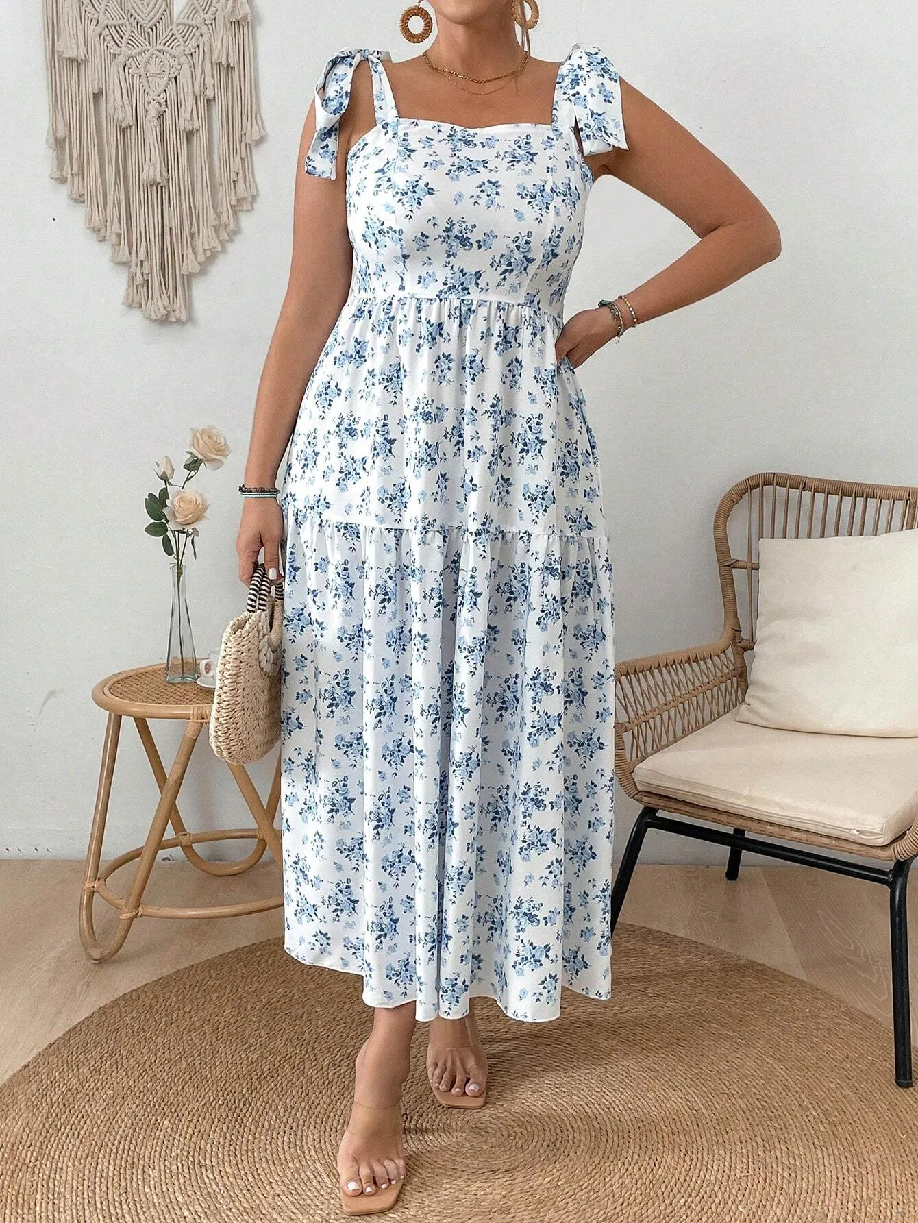 Vestido De Alça Regulavel Floral Plus Size - Jeni