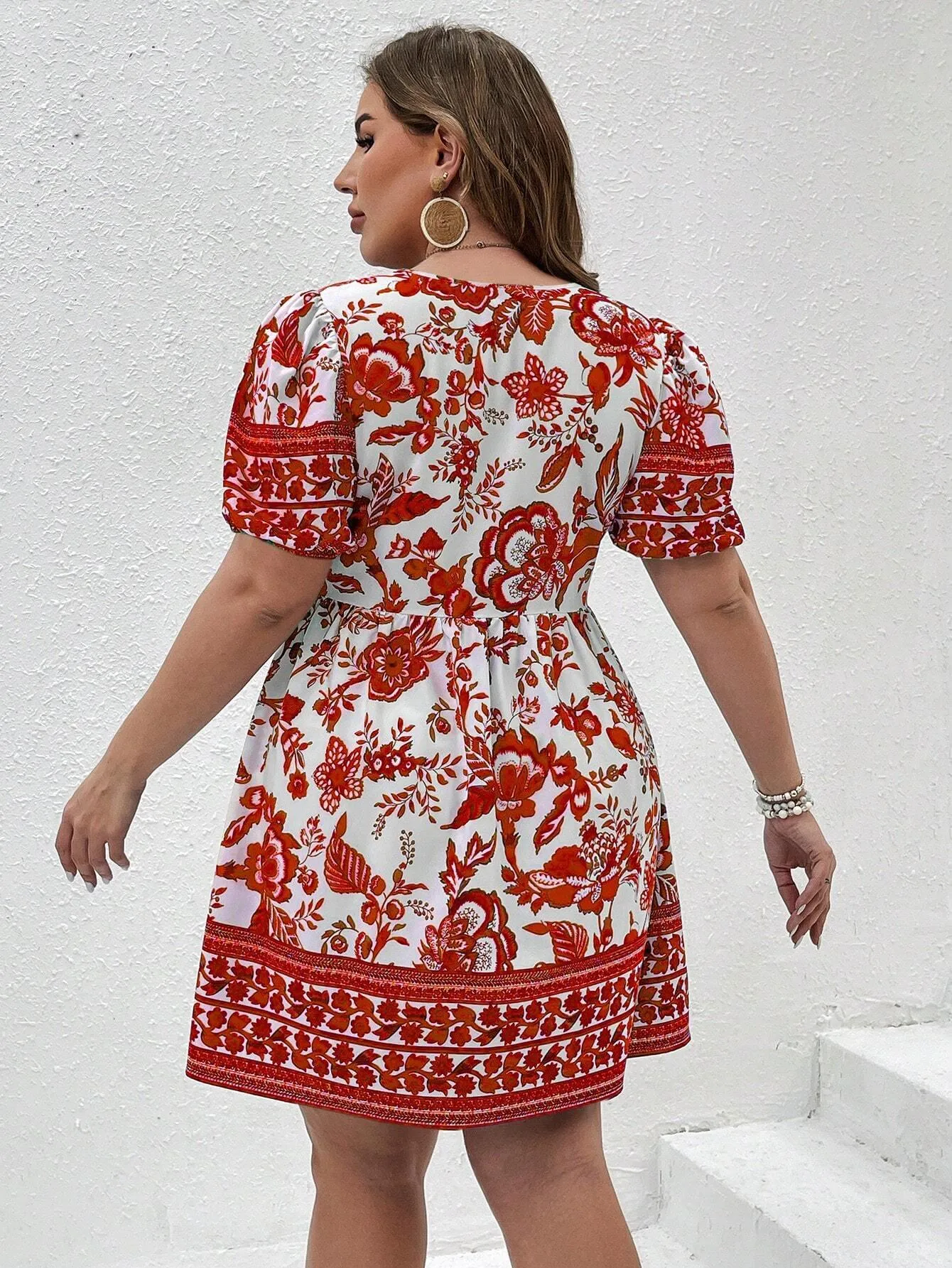 Vestido Estampado Com Decote Em V Plus Size - Paola