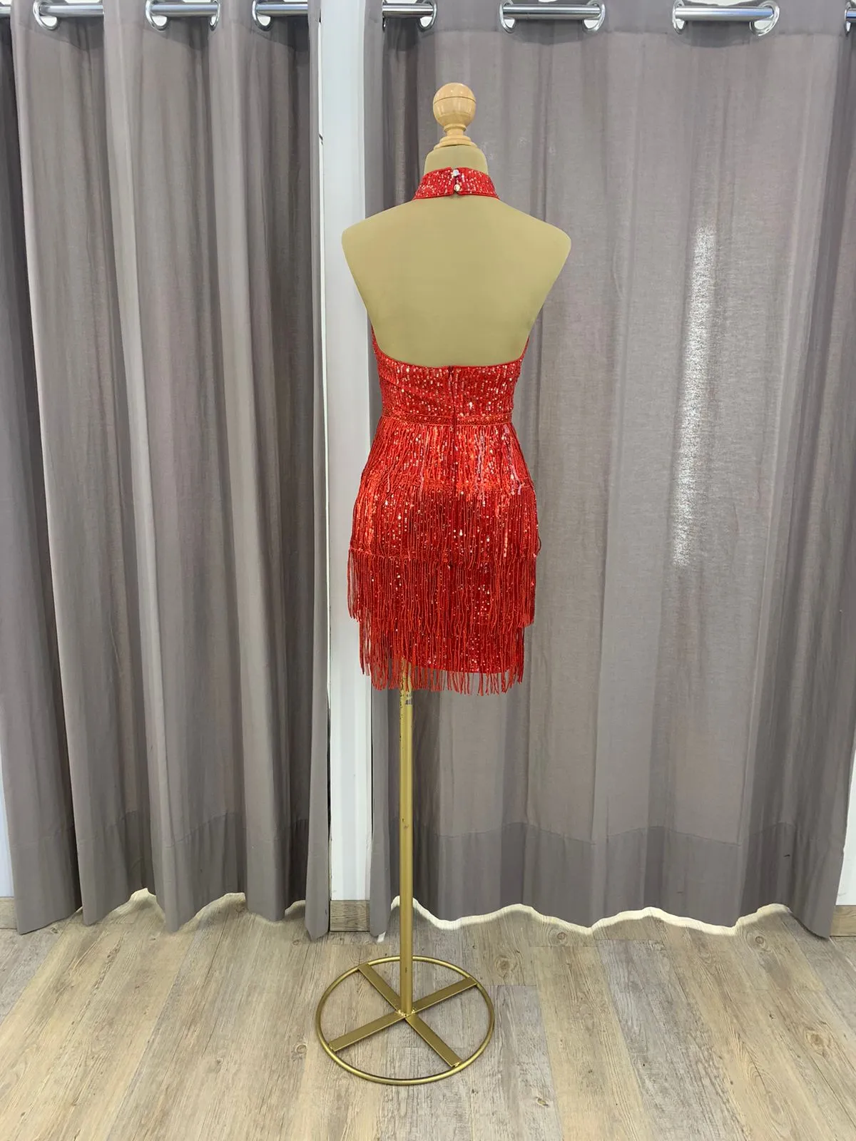 VESTIDO JOHANNE ROJO CORTO CON LENTEJUELAS